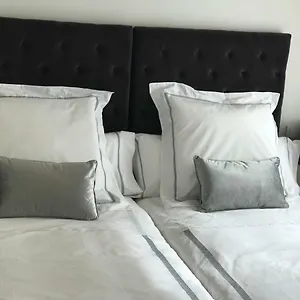 Doblas , Parking Gratis Apartment